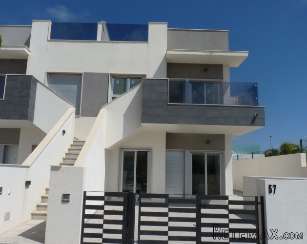 Los bungalows están ubicados en un complejo residencial en..
