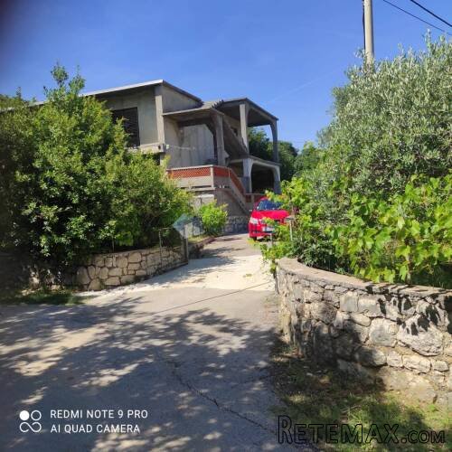 Rab, Kampor, kuća i građ. zemlj. 500 m2 - prilika
