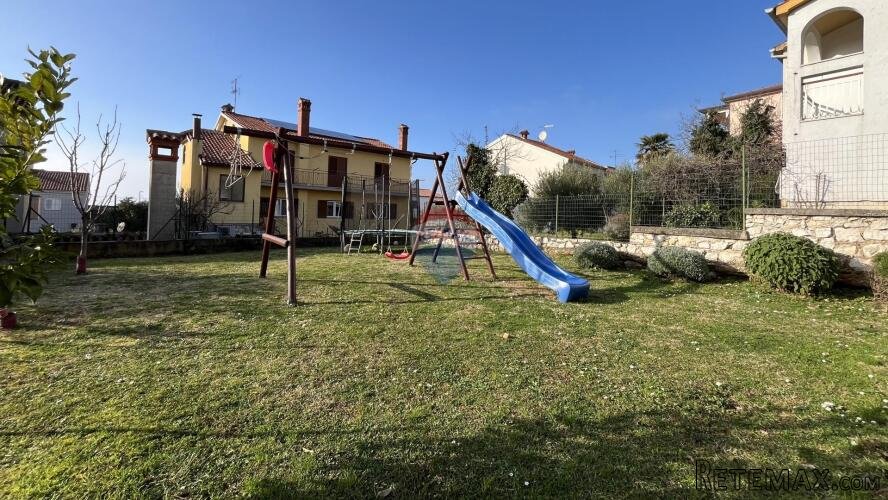 Istra, Poreč - etažirani dio kuće s dva stana, garažom i oku - 2