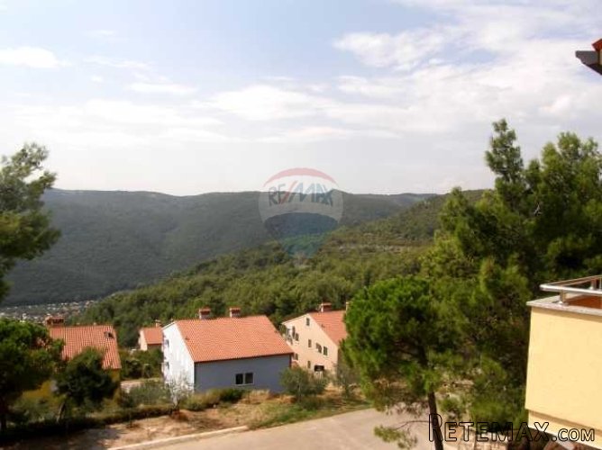 Dvoetažni stan u Rapcu s pogledom na more - 4