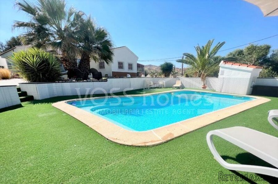 A very unusual 3 bed, 2 bath villa ot 133m2 with a mixture..