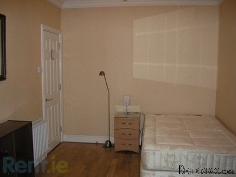 No 4 Simminscourt Square, Simmonscourt.. - 2
