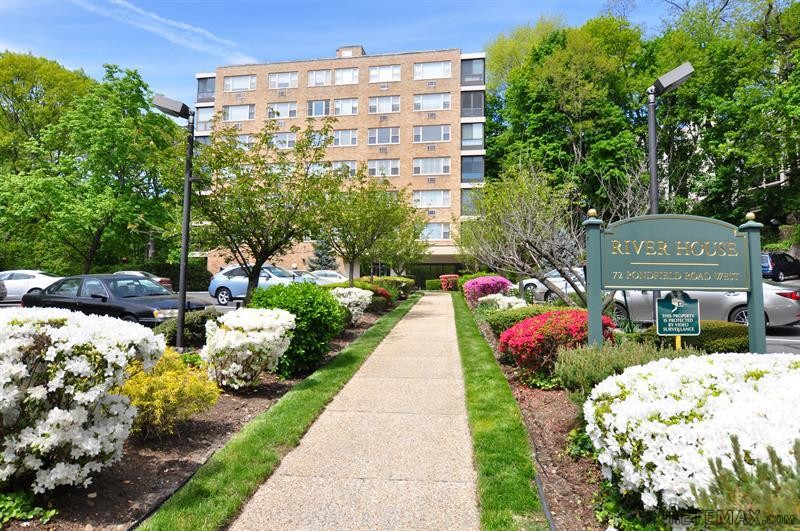 2 bedroom Commercial Property For Sale:..