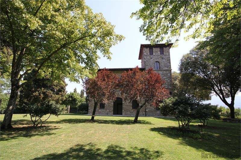 25 bedroom Hotel For Sale: Rignano..