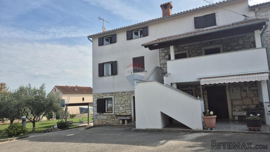 Istra, Poreč okolica - kamena kuća sa okućnicom 2 km od grad