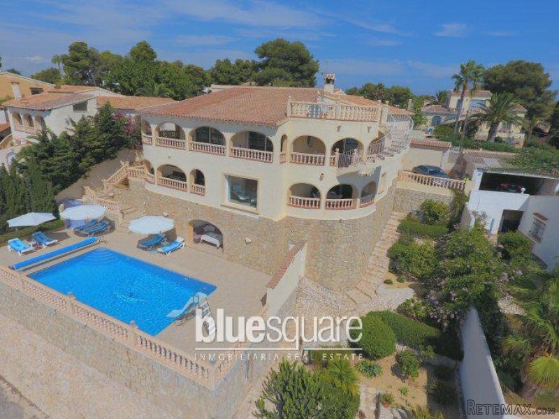 Spectacular villa overlooking Ambolo..