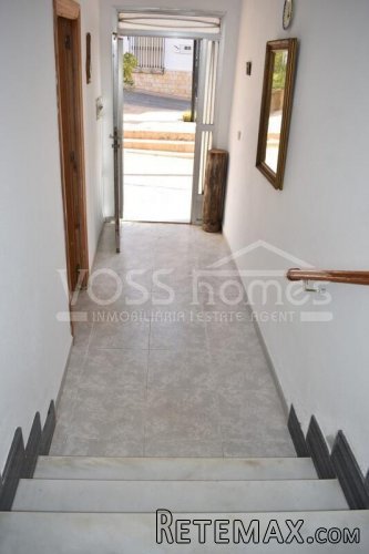 NEW LISTING - Attractive, traditional Spanish 2 storey.. - 6