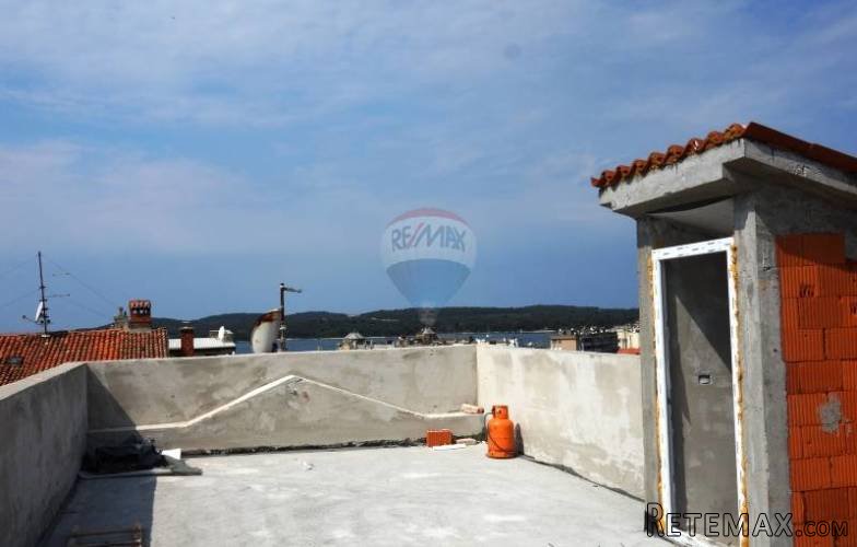 Pula, kuća s 12 garsonijera, POSLOVNA PRILIKA! - 2