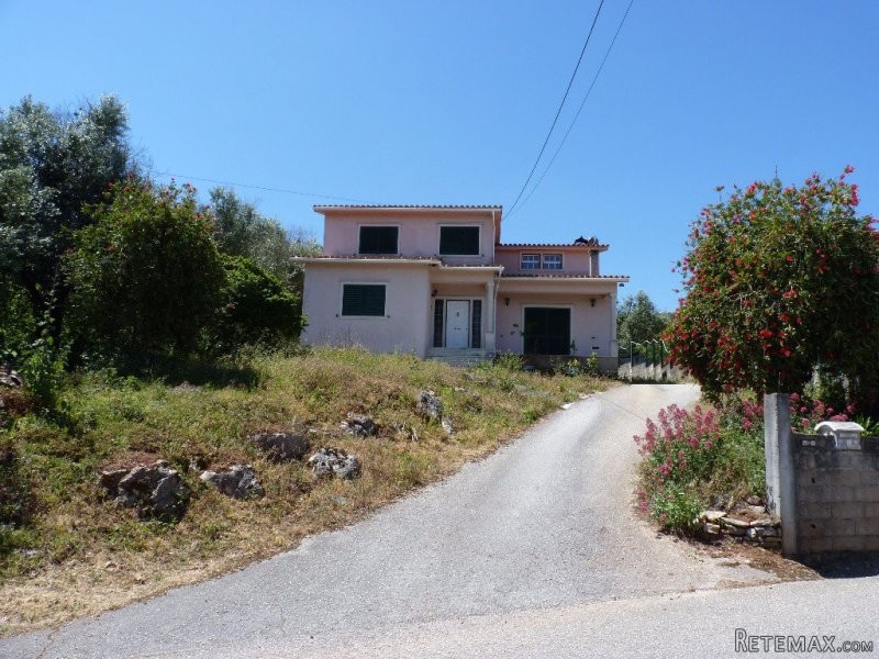 4/5 bedroom house with great views..