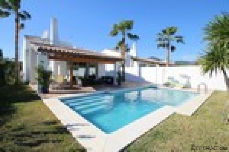 4 Bedrooms - Villa - Malaga - For Sale