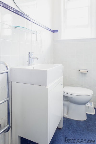 Single with double bed near West..