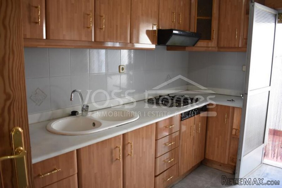 NEW LISTING - Attractive, traditional Spanish 2 storey.. - 9