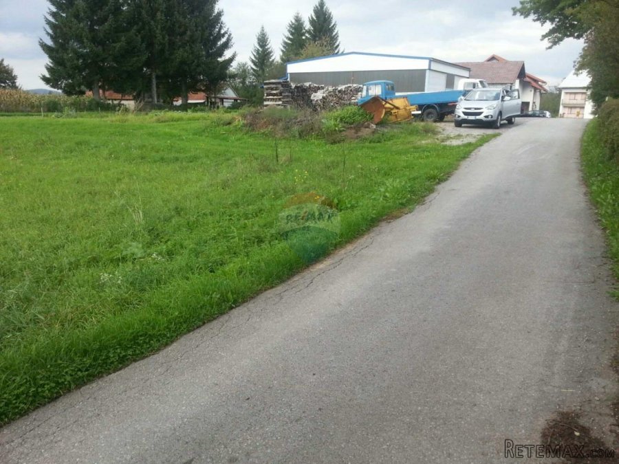 Ogulin,Oštarije, građevinski teren 1090 m2