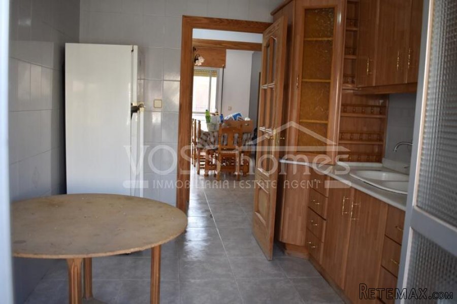 NEW LISTING - Attractive, traditional Spanish 2 storey.. - 10