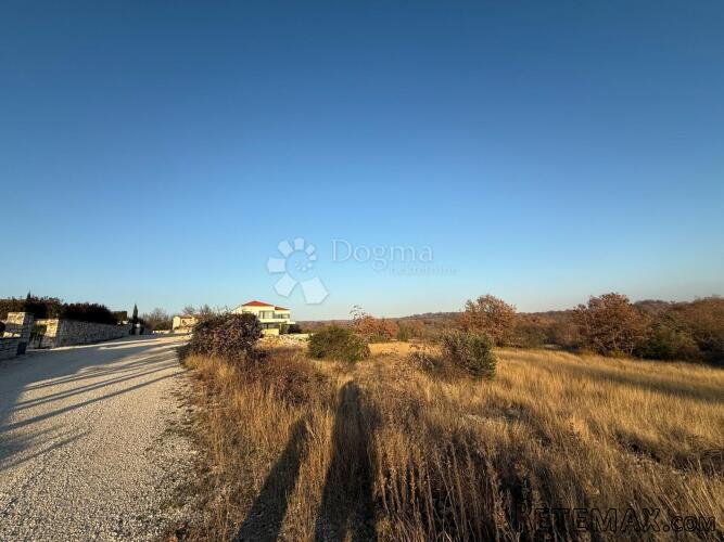 Sveti Lovreč, građevinsko zemljište 1.520m2-PRILIKA - 2