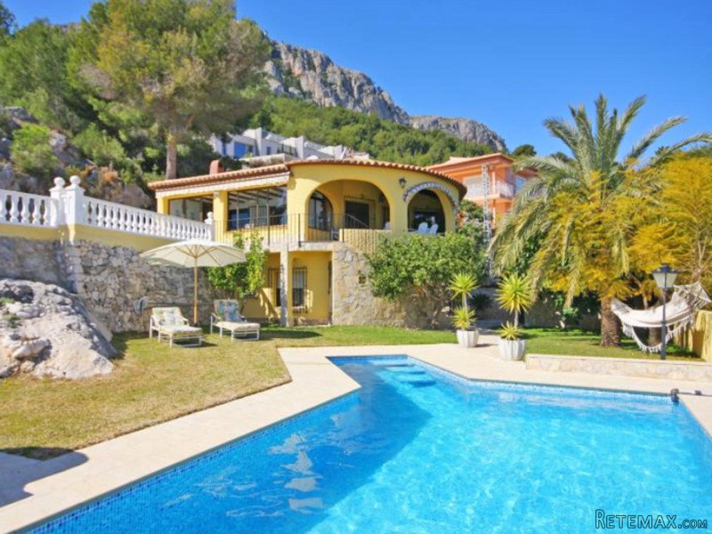 3 Bedrooms - Villa - Alicante - For Sale