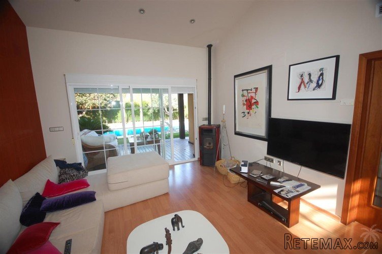 Spacious, modern villa in a quiet, sunny location near the.. - 3