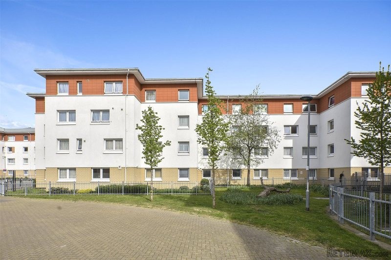 4 Bedroom Purpose Built, Leasehold - 2