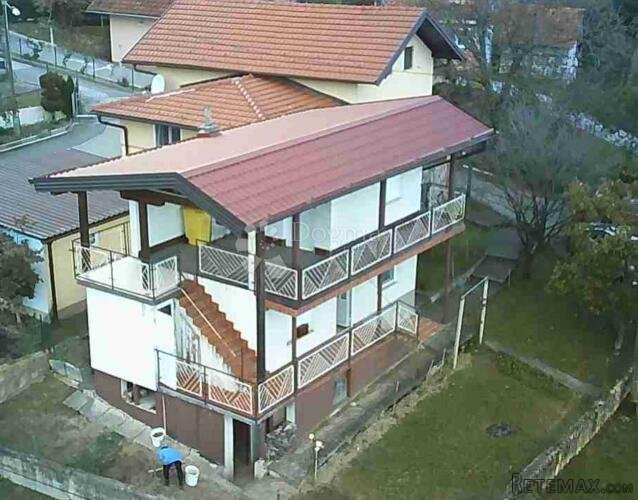 Vikendica sa malenom okućnicom iznad Tuheljskih Toplica