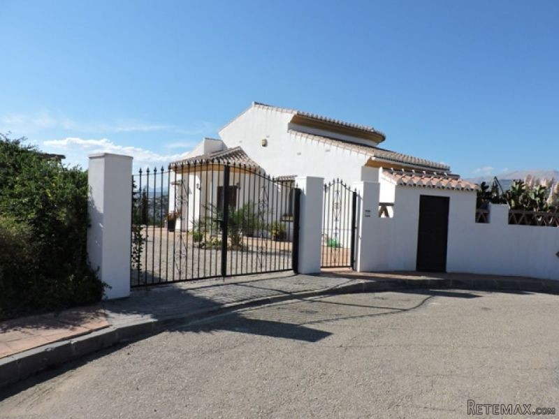 3 bedroom, 3 bathroom Villa, (build 157.. - 2