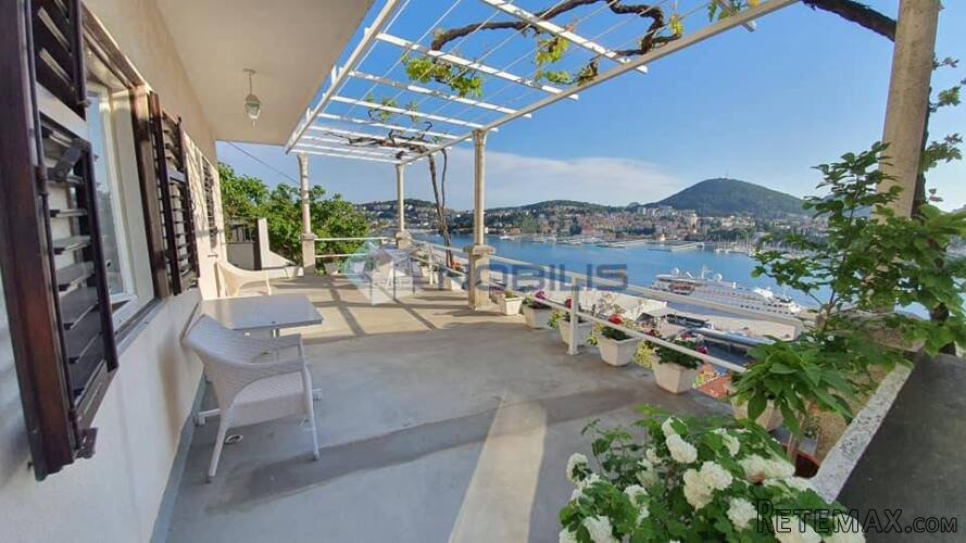 Dubrovnik - Gruž, stan 65 m2, prizemlje