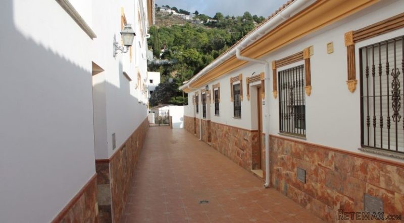 Townhouse In Competa With One Bedroom.. - 2
