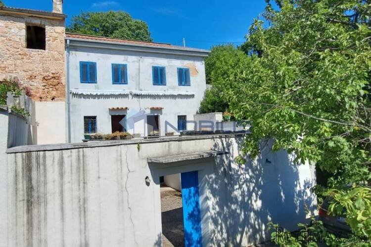 Crikvenica - Mavrići, kuća 160 m2 s dvorištem i vrtom - SN..