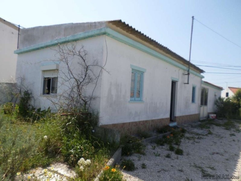 House to renovate in Village 5 minutes.. - 2