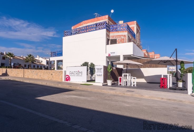 Los apartamentos se ubican en Villamartín, en un complejo.. - 3