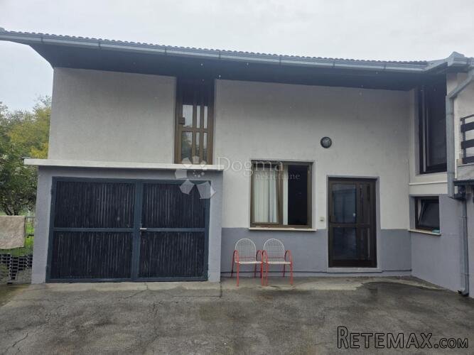 Prostrana kuća s dvije stambene jedinice i velikom parcelom - 3