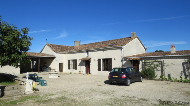 Big country house with stables and land..