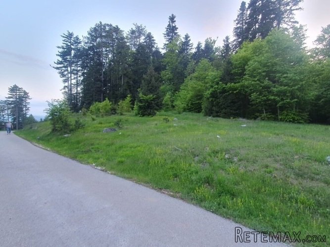 Na prodaju plac na Zlatiboru