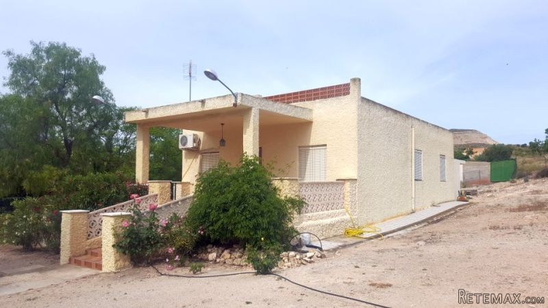 Spacious 4 Bedroom Country House In A..