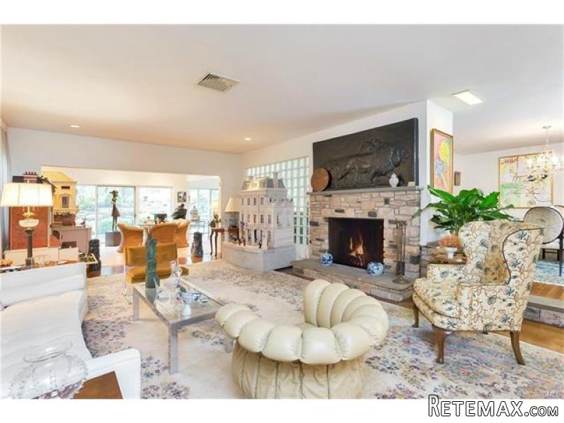 5 bedroom House For Sale: 69 MOUNTAIN.. - 2