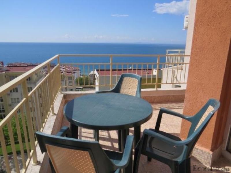 Apartment with amazing sea views in St...