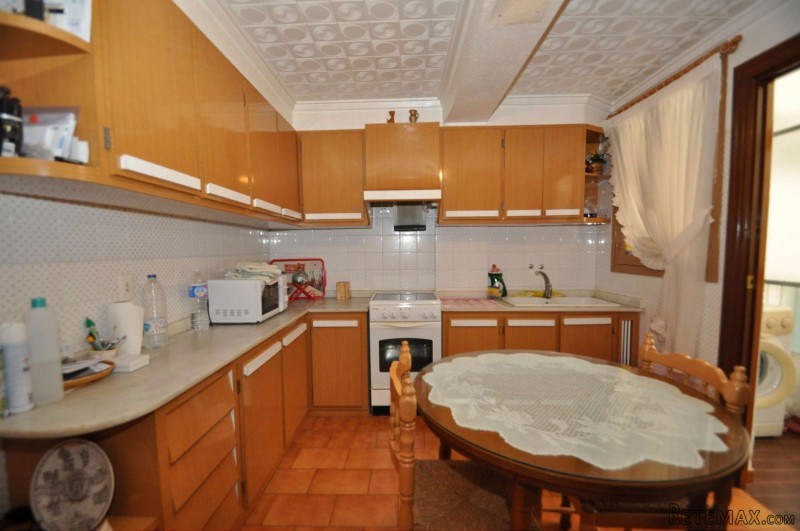 4 bedroom, 1 bathroom Apartment, (build.. - 2
