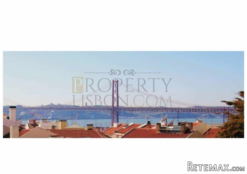 LAPA: 3-Bedroom Duplex Apartment with..