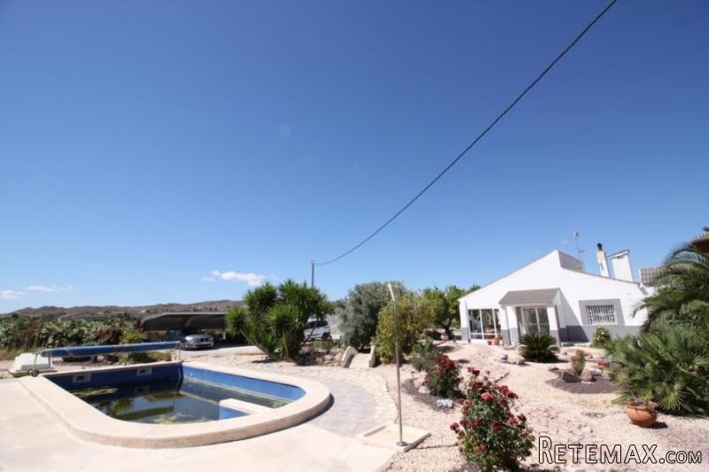 Lovely villa pool, 3beds, 2baths..