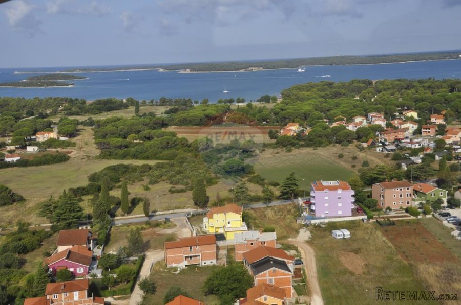 Istra, Valbandon 9950 m2 predivno zemljište turističke namje