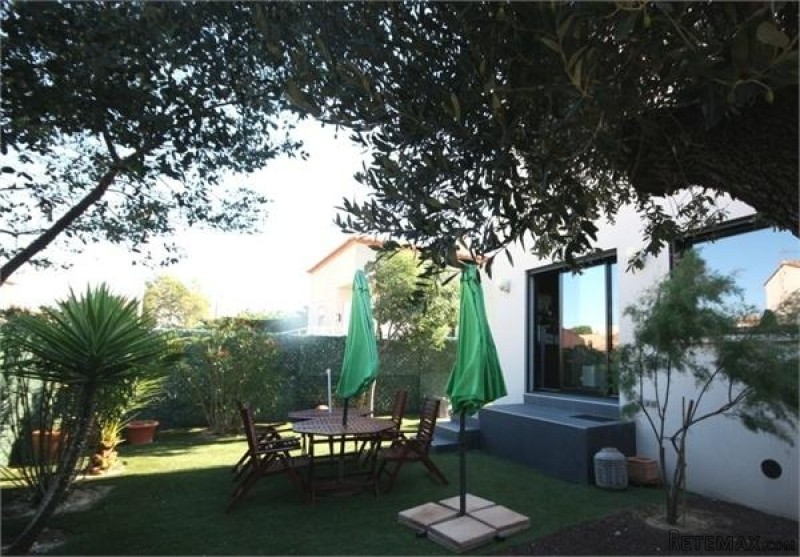 Modern Villa With Garden - 2