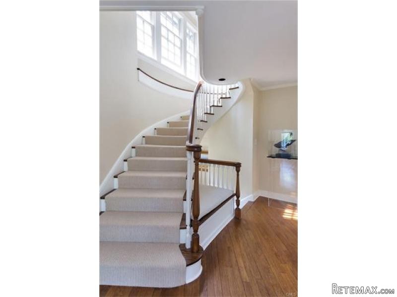 5 bedroom House For Sale: 310 ROUND.. - 2