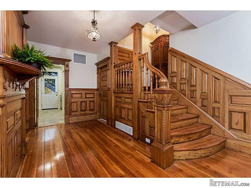 2 bedroom Flat For Sale: Rhode Island.. - 2
