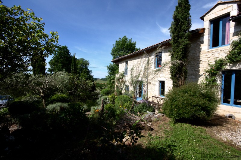 Stunning, quality fully renovated stone.. - 2