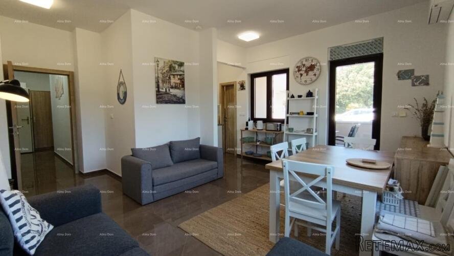 Apartman s terasom, parkirnim mjestom i zajedničkim bazenom.. - 3