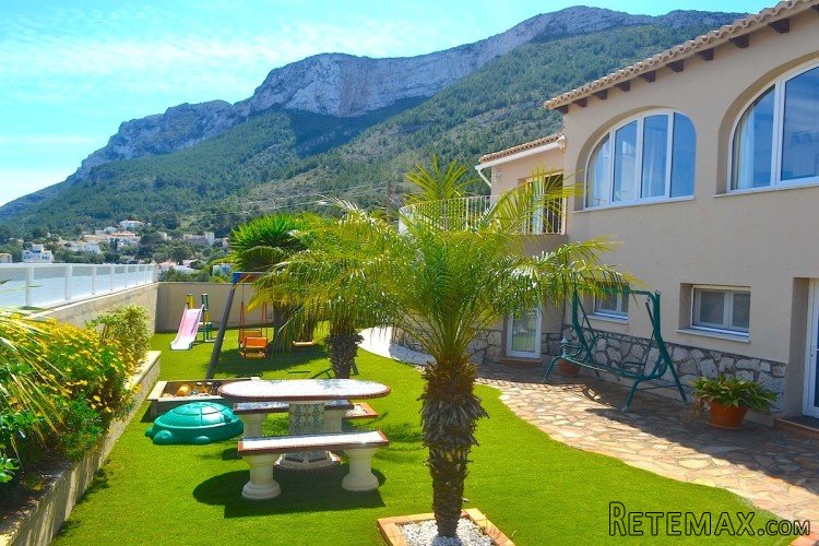 Spacious single storey villa with superb sea views and.. - 3