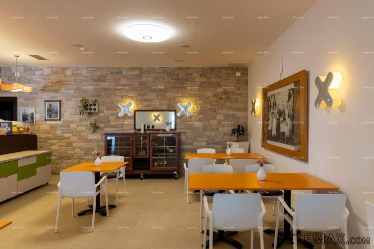 Hotel i Restoran. Blizina grada Pule. Veliki građevinski.. - 4