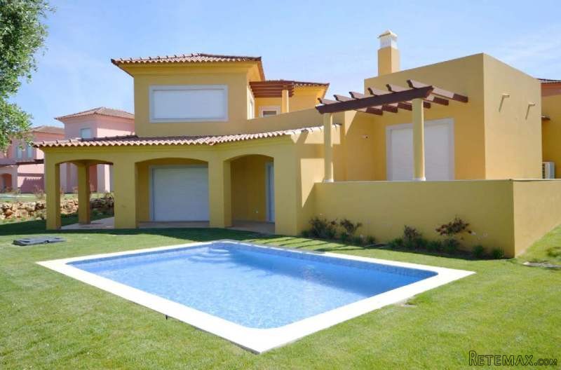 4 Bed at Victoria Gardens II