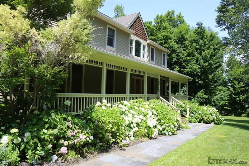 4 bedroom House For Sale: 1 Apple Mill.. - 2