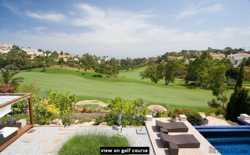 Villa for sale in La Quinta Golf..