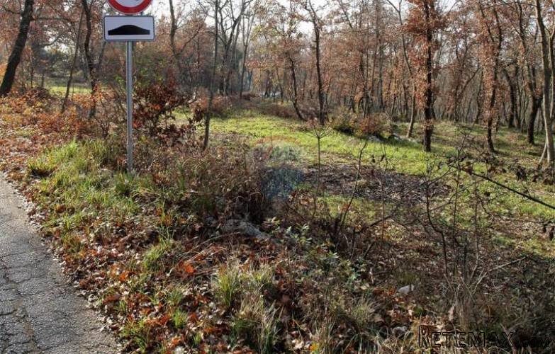 GRAĐEVNO ZEMLJIŠTE SA PROJEKTNOM DOKUMENTACIJOM - 3